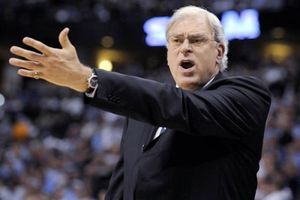 Phil Jackson no descarta su regreso a la NBA