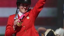 Estados Unidos consigue su quinto oro en equitación