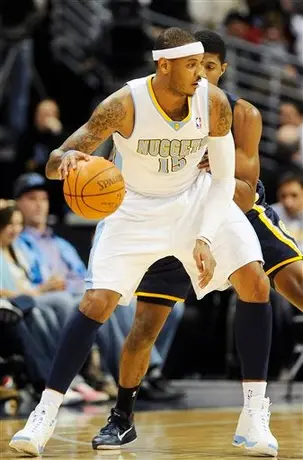 'Melo' lidera ofensiva; Denver vence 121-107 a Pacers