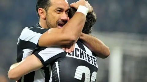 Génova le empató a Juventus y abrió lucha por el Scudetto