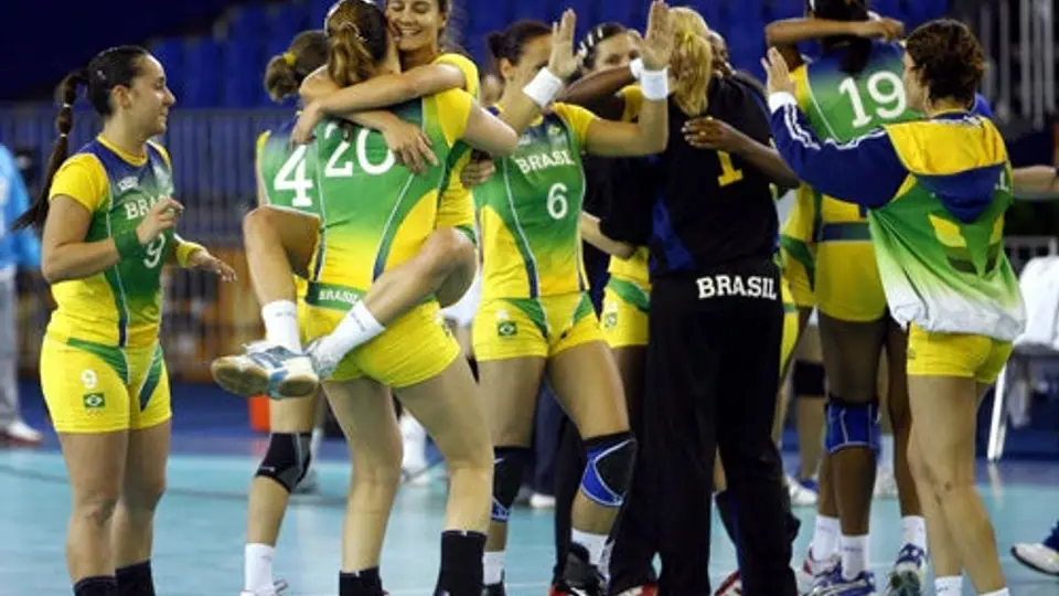 Brasil apalea 50-10 a Estados Unidos en balonmano femenil