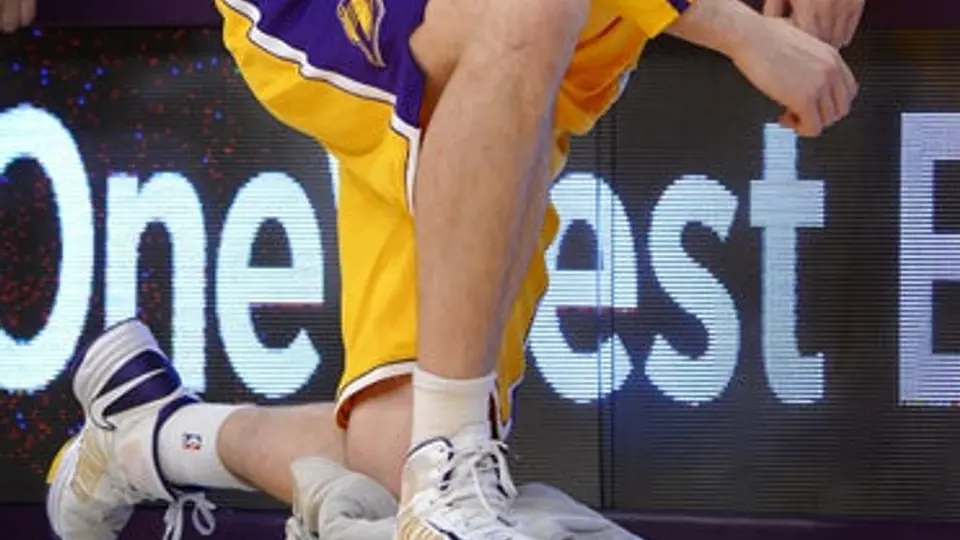 Gasol y Howard fuera de circulación