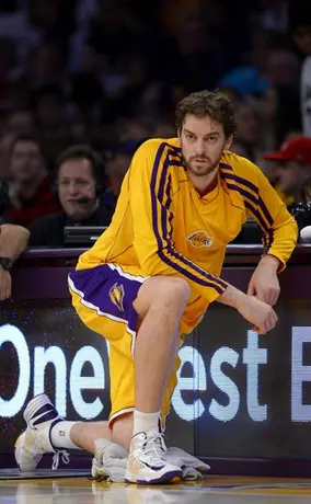 Gasol y Howard fuera de circulación