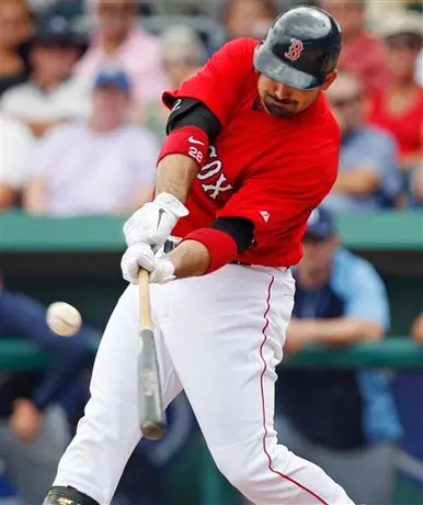 Adrián González pega jonrón en empate de Boston