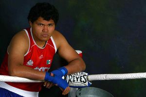 Hiracheta asegura primera medalla en Superpesado