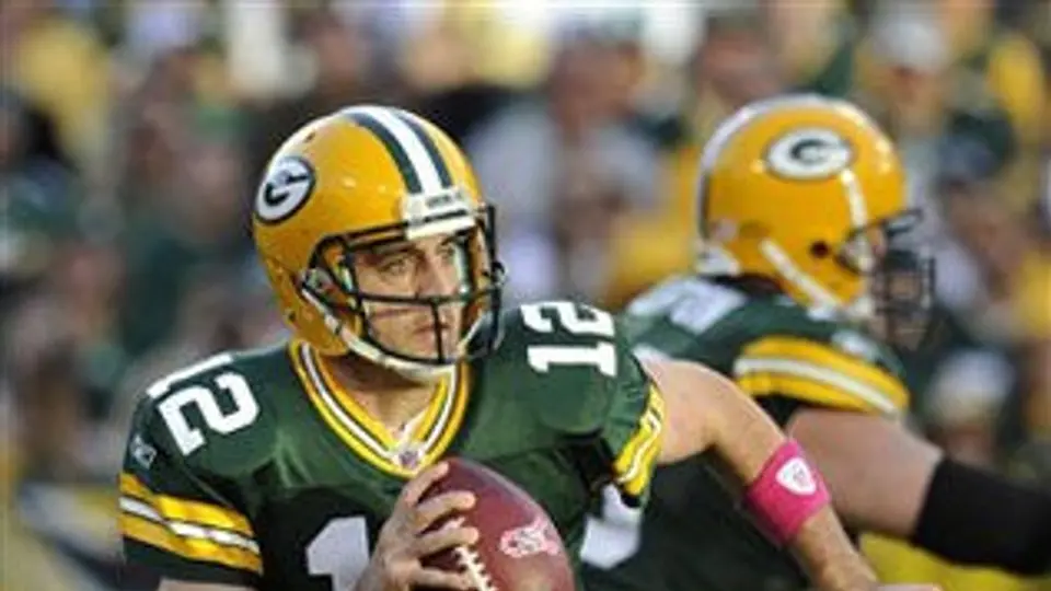 Green Bay aplasta 49-23 a Denver