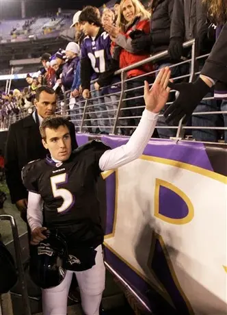 Flacco hace historia en Baltimore; Cuervos vence 17-10 a Tampa Bay