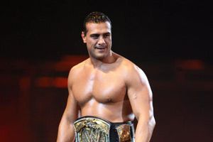 Alberto del Río es abucheado por los regios
