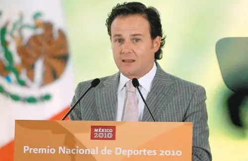 Cámara de Senadores le pone plazo a De la Garza para reportar gastos del FOB