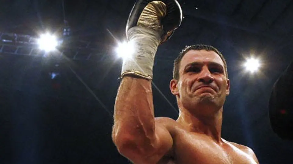 Vitali Klitschko expondrá título de pesocompleto ante Solís