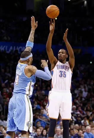 Durant explota a la ofensiva y el Thunder vence 114-106 a Denver