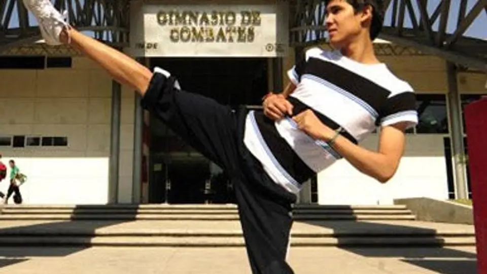 El Taekwondoín César Rodríguez, adquiere madurez