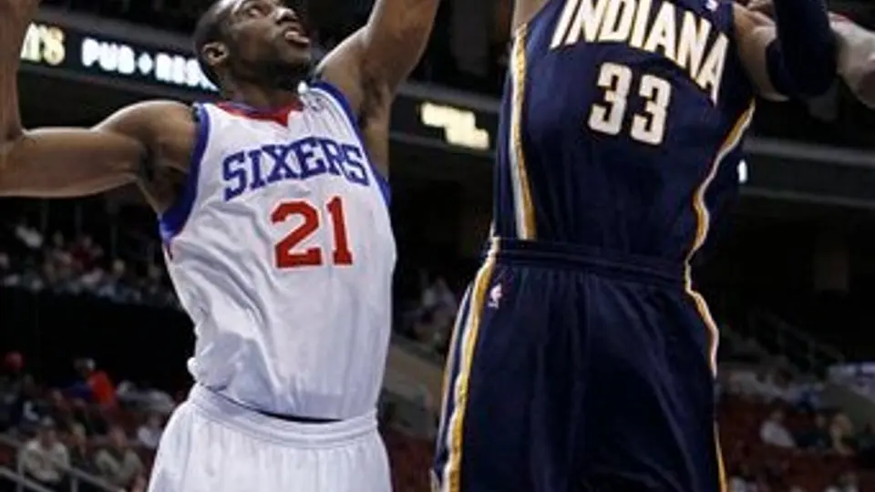 Granger impulsa victoria de Indiana 111-103 sobre 76ers