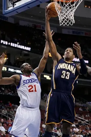 Granger impulsa victoria de Indiana 111-103 sobre 76ers