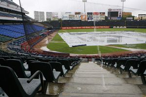 Suspenden juego de Sultanes por lluvia