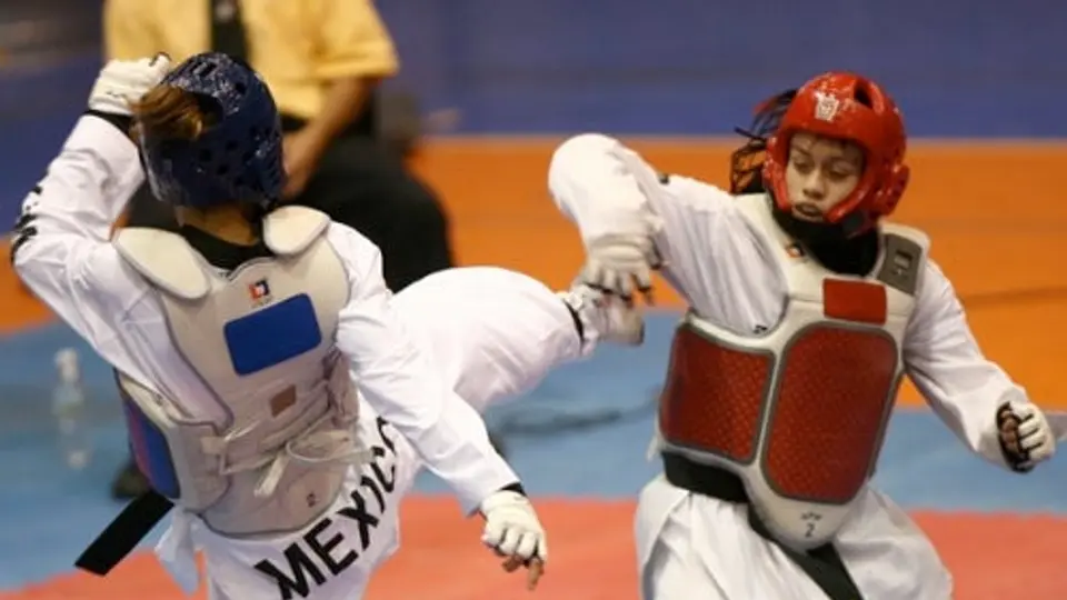 Mexicanos avanzan a Cuartos de Final en Taekwondo