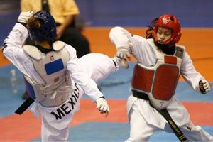 Mexicanos avanzan a Cuartos de Final en Taekwondo