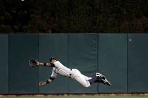 Yanquis sigue en la pelea; vence 10-1 a Detroit