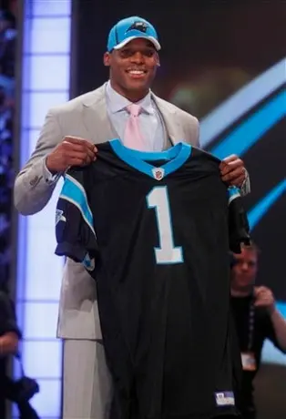 Panteras seleccionan a Cam Newton en draft de la NFL