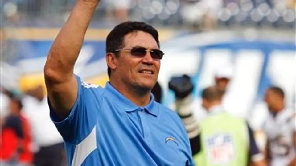 Carolina firma a Ron Rivera como entrenador