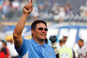 Carolina firma a Ron Rivera como entrenador