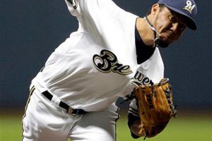 Abrirá Gallardo primer juego de postemporada para Milwaukee