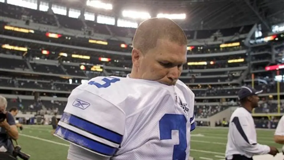 Kitna es interceptado cuatro veces y Dallas es apaleado 17-35 por Jacksonville