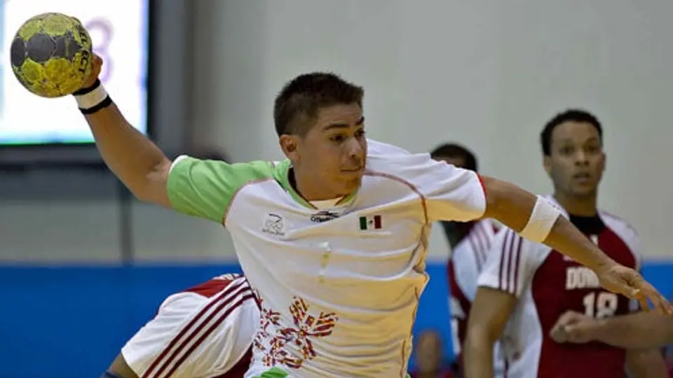 México obtiene primer triunfo en balonmano varonil