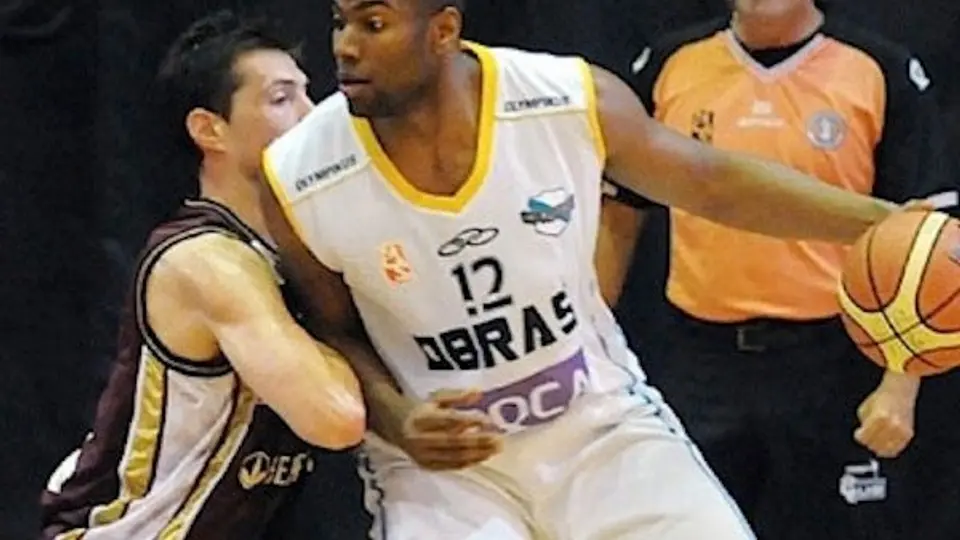 Halcones Marinos de Seattle firman a un ex basquetbolista
