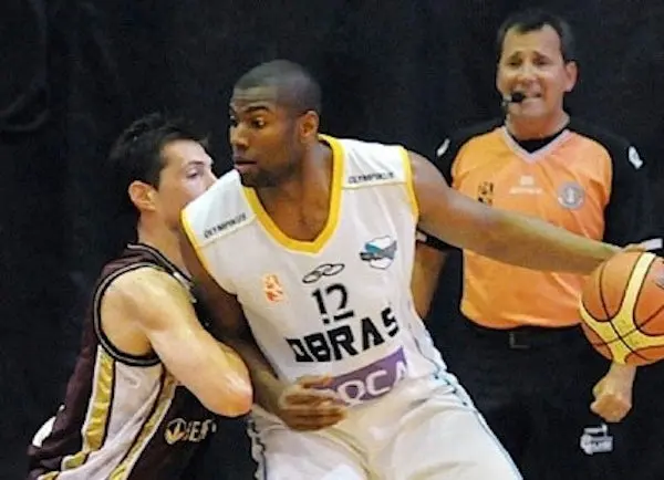 Halcones Marinos de Seattle firman a un ex basquetbolista