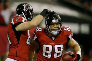 Tony González se queda otra temporada con Atlanta