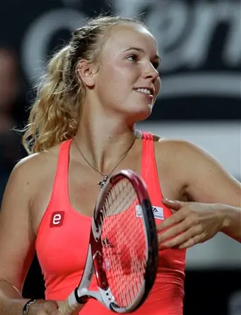 Wozniacki y Azarenka avanzan sin problemas en Roma