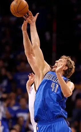 Mavericks vence al Thunder 93-87