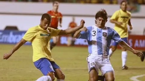 Con goles de Lucas y Neymar, Brasil venció 2-0 a Argentina