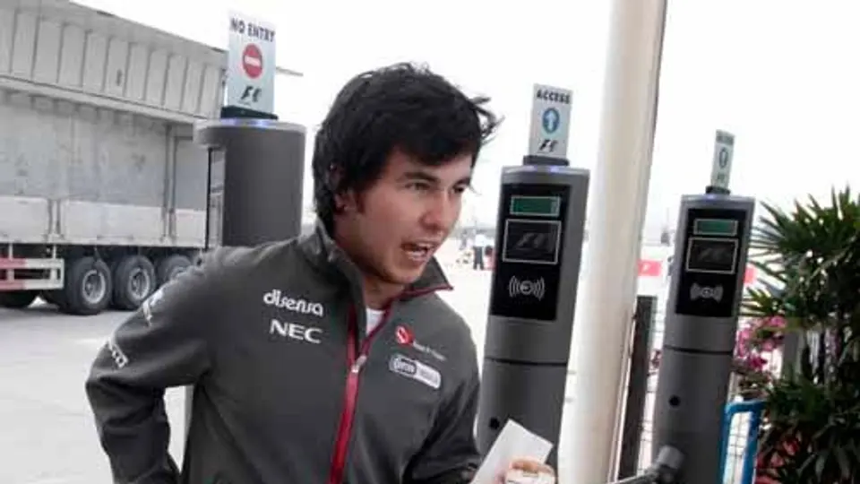 Checo Pérez espera mejorar en la clasificación