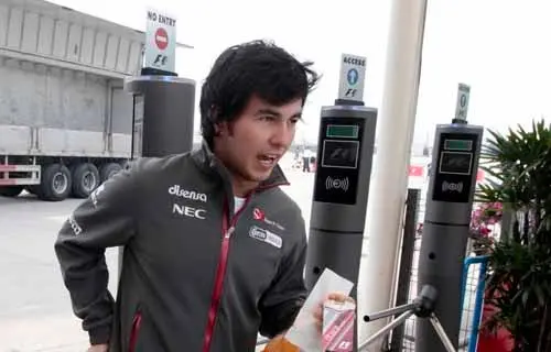 Checo Pérez espera mejorar en la clasificación