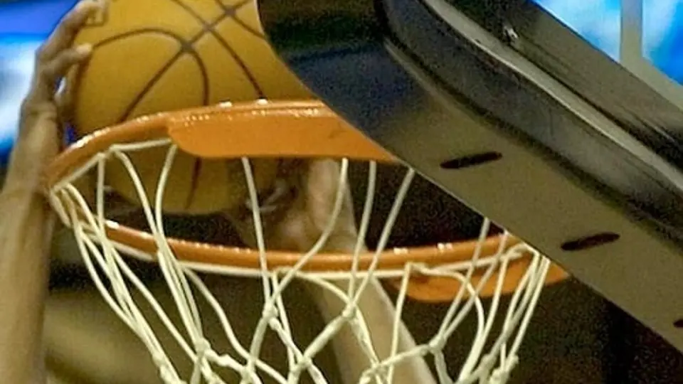 FIBA amaga con borrar el baloncesto de los JP 2011