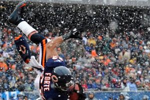 Cutler imparable; Osos doblega 35-24 a Seattle