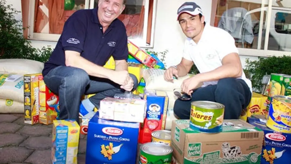 Juanma y Yank Barry combaten SIDA y hambre en México