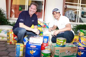 Juanma y Yank Barry combaten SIDA y hambre en México