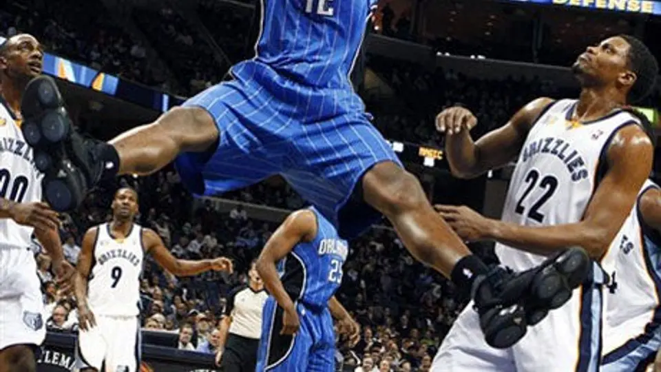 FIBA autoriza a jugadores de NBA ir al extranjero durante el paro laboral