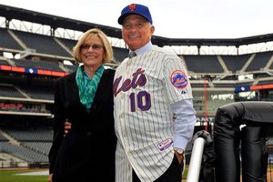 Mets presenta a Terry Collins como mánager