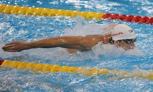 Phelps consigue su primer medalla en China, bronce en 4x100