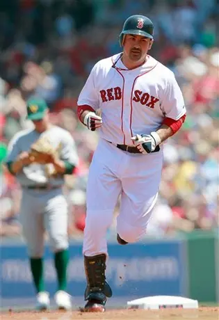 Boston gana 9-8 a Oakland con gran actuación de Aceves