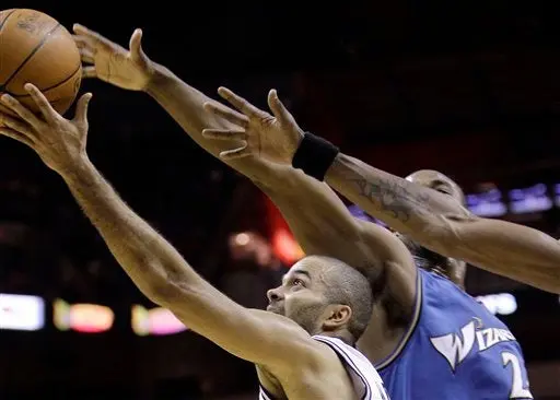 Parker brilla en victoria de Spurs 94-80 ante Washington