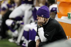 Brett Favre se pierde el duelo ante Águilas