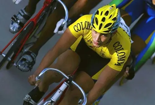 El ciclista colombiano regresó a entrenar con raspones despúes del accidente