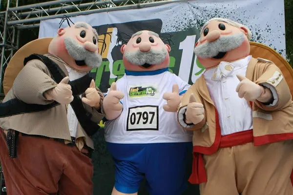 Más de mil 500 corredores en la Simicarrera 10K