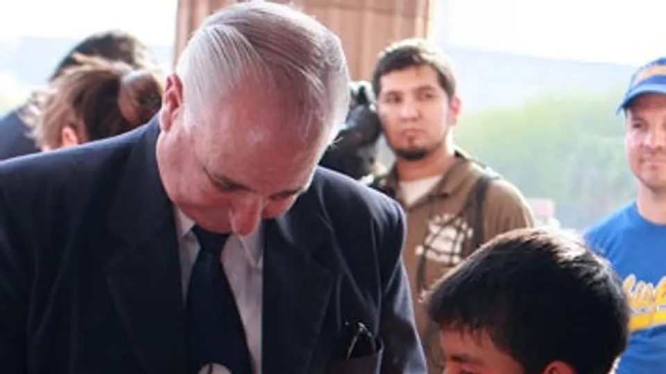Ligas Pequeñas se toman la foto oficial con el Gobernador de Nuevo Léon