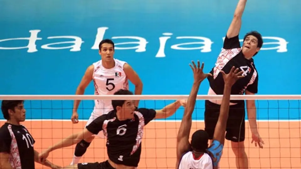 México se queda a un paso de la final en voleibol varonil
